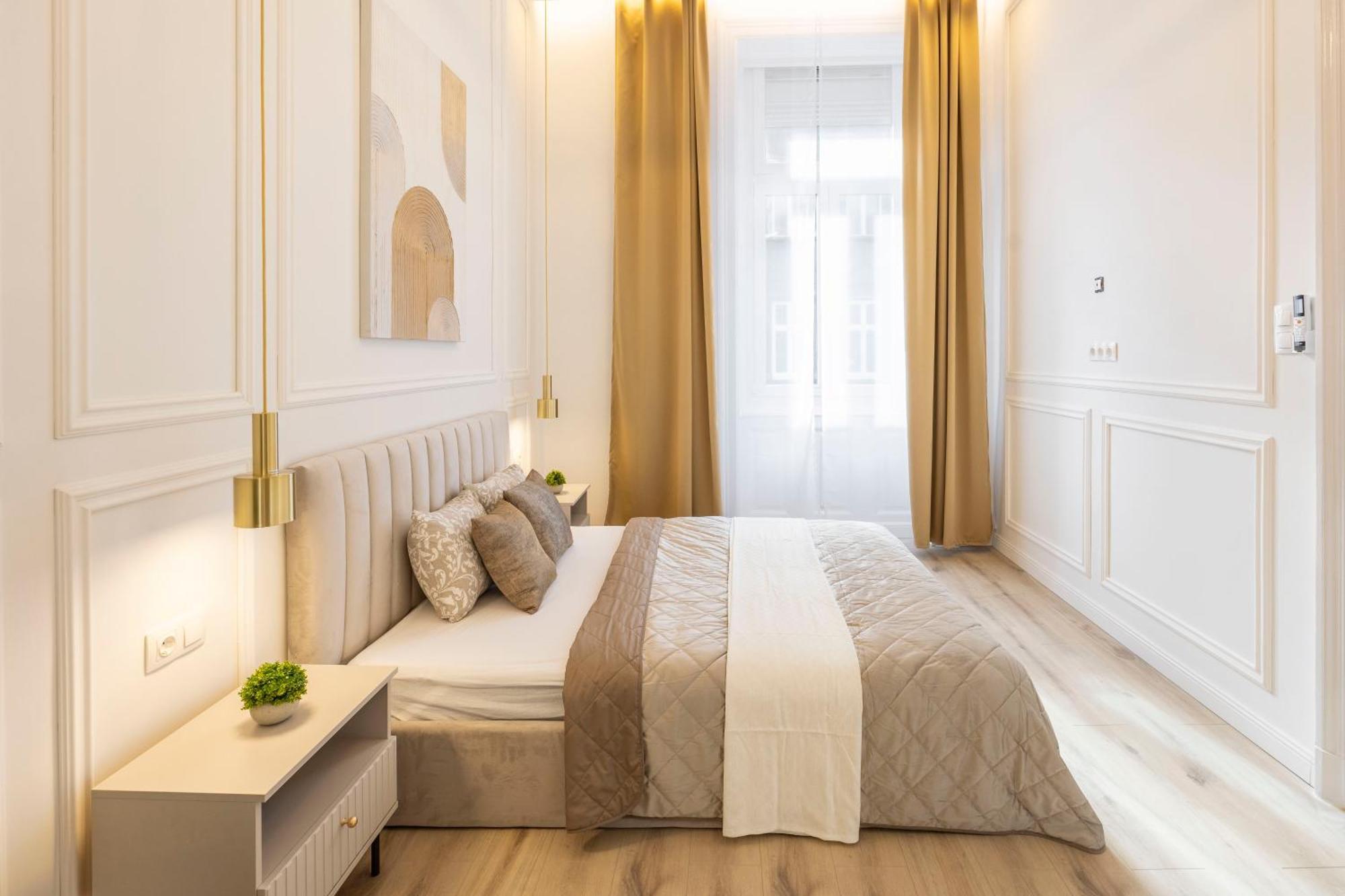 Exclusive & Prestigious Central Residence W/ Balcony Budapeste Exterior foto